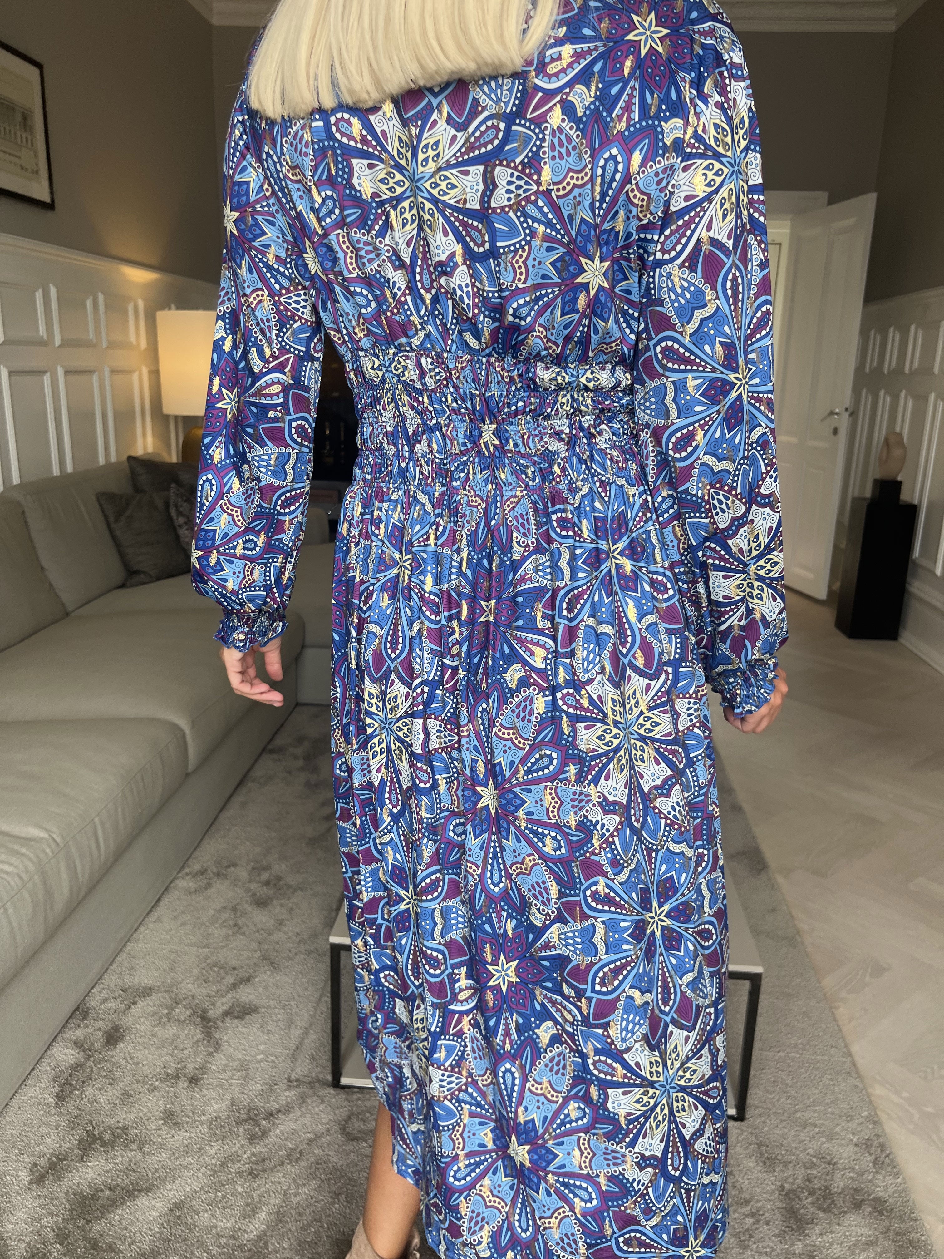 Pams Multi Midi L/S - Elastisk kjole i krølfrit stof med lange ærmer